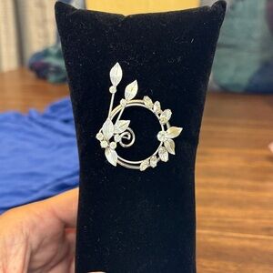 Elegant Silver Tone Leaf Brooch